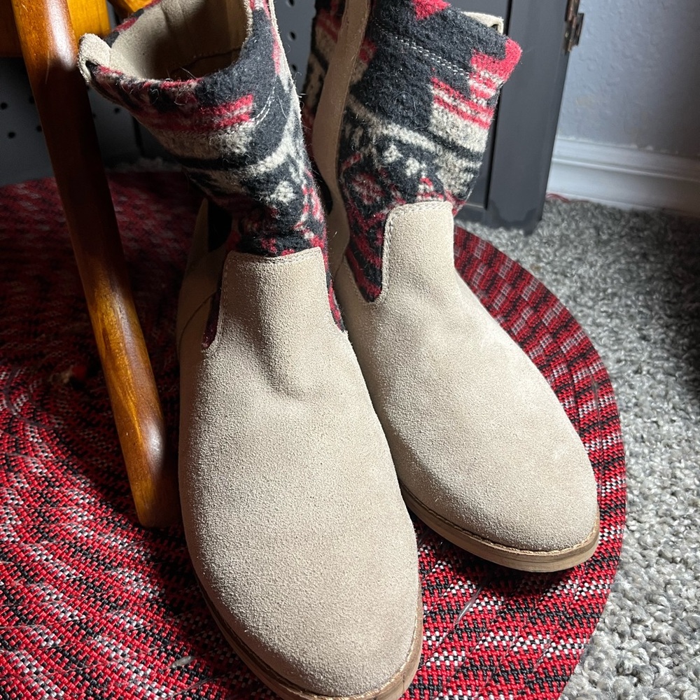 Toms Beige Suede Ankle Boots with Southwest Patterned Knit Cuff